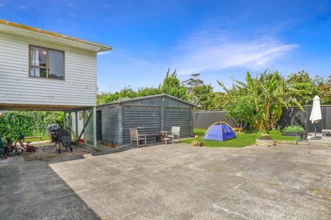 Photo of property in 32 Queensway, Three Kings, Auckland, 1024