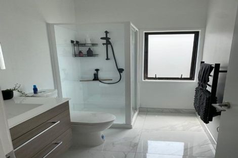 Photo of property in 1d Shamrock Lane, Te Atatu Peninsula, Auckland, 0610