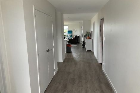 Photo of property in 1 Okoreka Road, Glenbrook, 2681