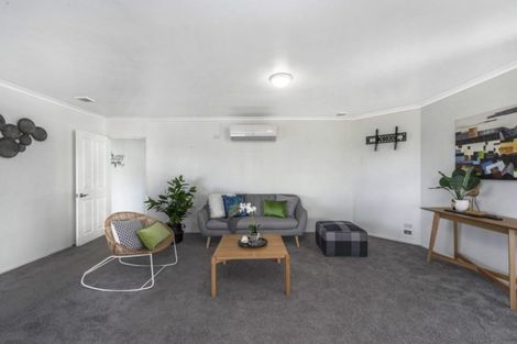 Photo of property in 17 Dorchester Place, Nawton, Hamilton, 3200