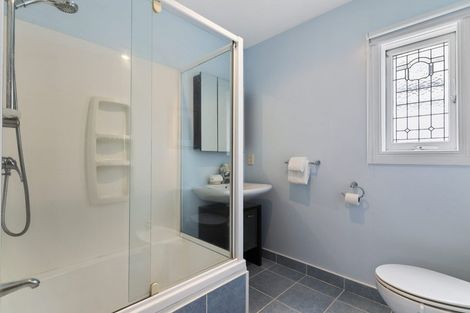 Photo of property in 25 Huka Road, Birkenhead, Auckland, 0626