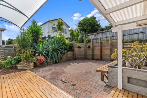 Photo of property in 1/8 Millbrook Road, Henderson, Auckland, 0612