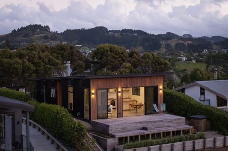 Photo of property in 15 Rose Street, Raglan, 3225