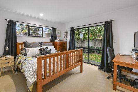 Photo of property in 1 Amarillo Place, Manurewa, Auckland, 2105