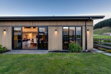 Photo of property in 4 Steve Askin Drive, Cracroft, Christchurch, 8022