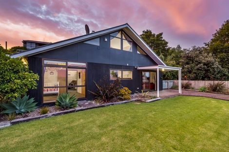 Photo of property in 1/44 Rewarewa Road, Te Atatu Peninsula, Auckland, 0610