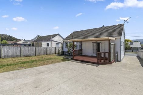 Photo of property in 150 Waddington Drive, Naenae, Lower Hutt, 5011