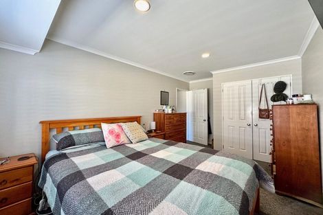 Photo of property in 12 Mellefont Close, East Tamaki Heights, Auckland, 2016