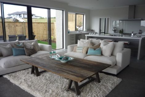 Photo of property in 14 Pommes Way, Silverdale, 0932