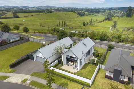 Photo of property in 16 Saint Thomas Avenue, Pyes Pa, Tauranga, 3112
