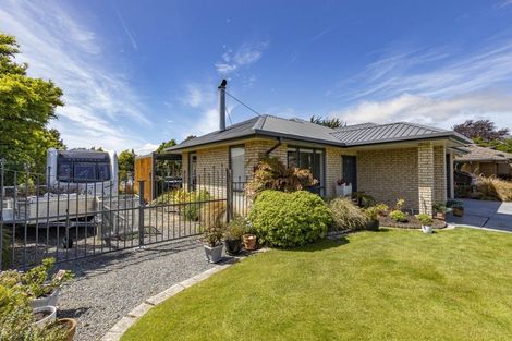 Photo of property in 18 Parkinson Place, Woodend, 7610