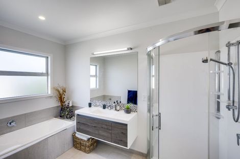 Photo of property in 22 Pukaki Place, Poraiti, Napier, 4112