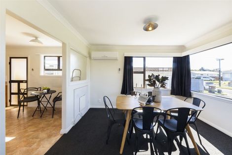 Photo of property in 1 Nairn Crescent, Awapuni, Palmerston North, 4412