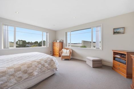 Photo of property in 22 Bluefin Way, West Harbour, Auckland, 0618