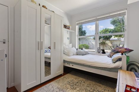 Photo of property in 30 Arosa Place, Forrest Hill, Auckland, 0620