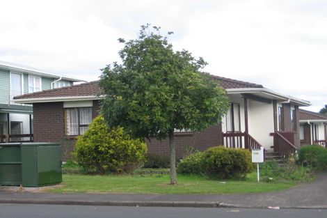 Photo of property in 1/122 Waimumu Road, Massey, Auckland, 0614