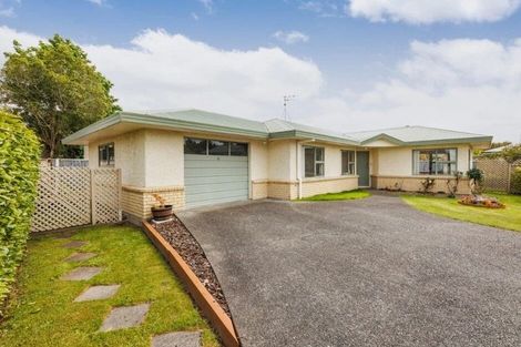 Photo of property in 21 Tudor Grove, Feilding, 4702