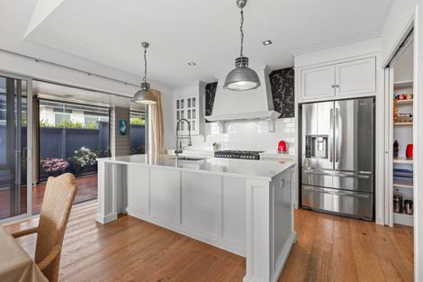 Photo of property in 22 Estuary View Road, Welcome Bay, Tauranga, 3112