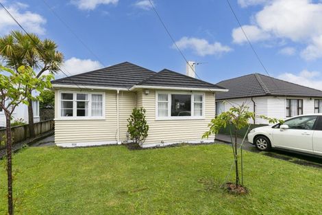 Photo of property in 5 East Street, Petone, Lower Hutt, 5012