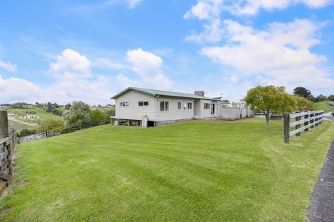 Photo of property in 6 Johnson Place, Stillwater, Silverdale, 0993