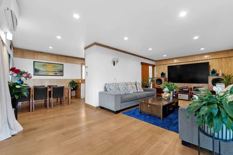 Photo of property in 22 Lawrence Crescent, Hillpark, Auckland, 2102