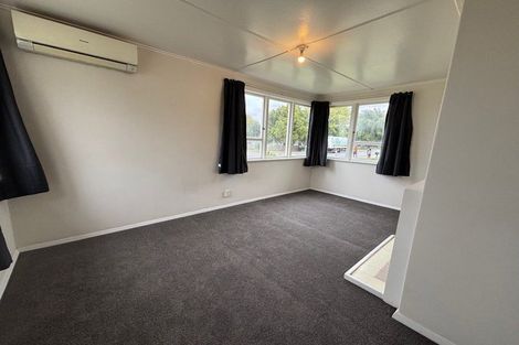 Photo of property in 713-715 Kiwi Street, Camberley, Hastings, 4120