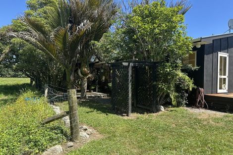 Photo of property in 98 Rahui Road, Otaki, 5512