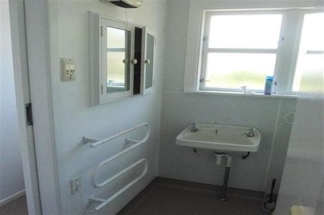 Photo of property in 41 Versailles Street, Karori, Wellington, 6012