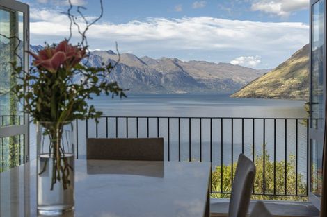 Photo of property in 6 Matau Place, Fernhill, Queenstown, 9300