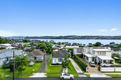 Photo of property in 27 Shortt Avenue, Mangere Bridge, Auckland, 2022