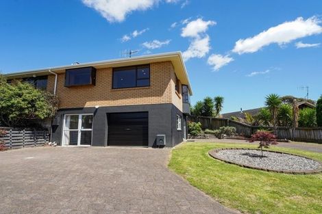 Photo of property in 5 Chilton Drive, Paraparaumu, 5032