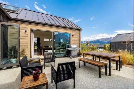 Photo of property in 4 Polperro Court, Jacks Point, Queenstown, 9371