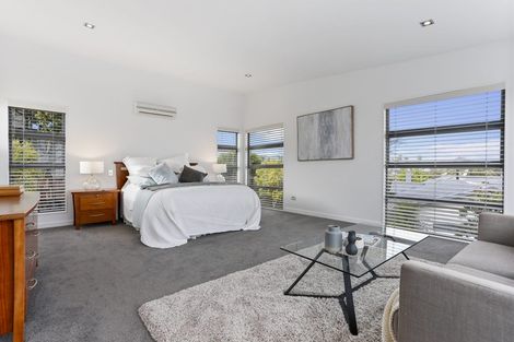 Photo of property in 32a Parr Terrace, Castor Bay, Auckland, 0620