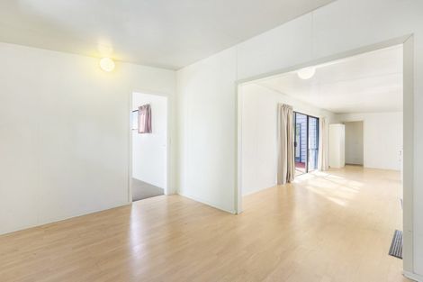 Photo of property in 98 Hanham Road, Kumeu, 0891