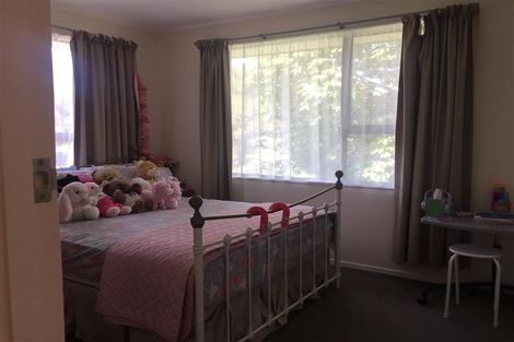 Photo of property in 9 Claverdon Drive, Massey, Auckland, 0614