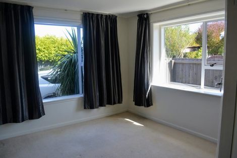 Photo of property in 27 Grassmere Street, Papanui, Christchurch, 8052