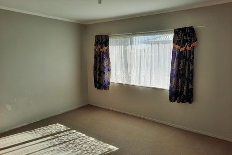 Photo of property in 2/34 Penion Drive, Flat Bush, Auckland, 2023