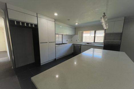 Photo of property in 2 Hector Drive, Rototuna North, Hamilton, 3210