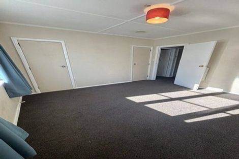 Photo of property in 124 Hewer Crescent, Naenae, Lower Hutt, 5011