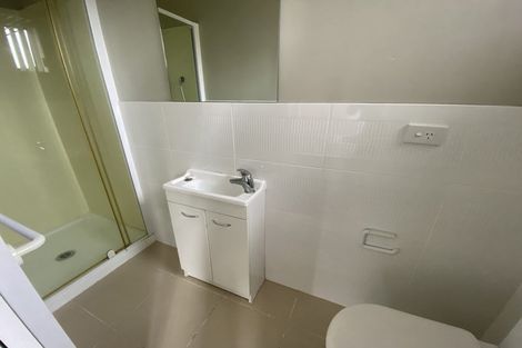 Photo of property in 33 La Trobe Street, Pakuranga Heights, Auckland, 2010