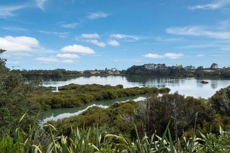 Photo of property in 17 Omahuru Road, Glenbrook, 2681