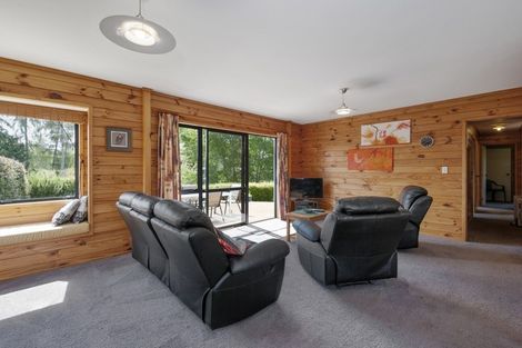 Photo of property in 1 Lakemere Way, Kinloch, Taupo, 3377