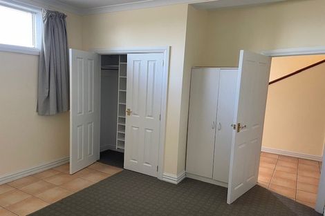 Photo of property in 52 Mitchell Street, Brooklyn, Wellington, 6021