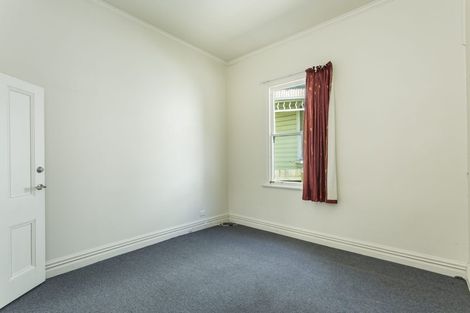 Photo of property in 39 Easther Crescent, Kew, Dunedin, 9012