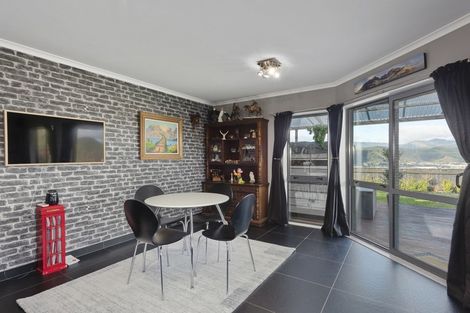 Photo of property in 46 Percy Kinsman Crescent, Riverstone Terraces, Upper Hutt, 5018