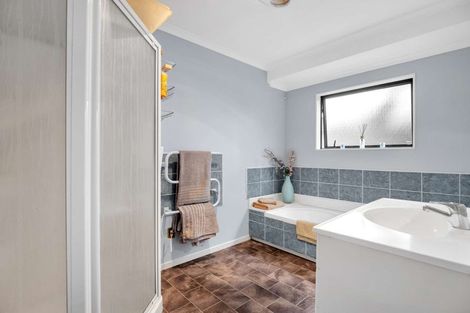 Photo of property in 2 Saxon Woods Drive, Rototuna North, Hamilton, 3210