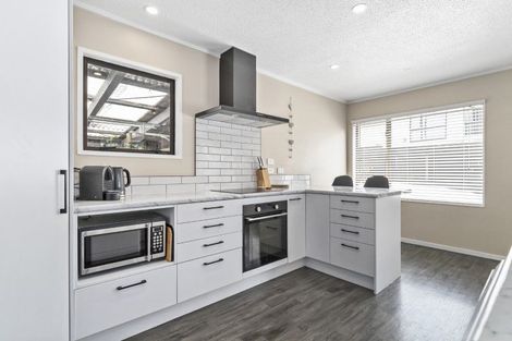 Photo of property in 87 Totara Drive, Pukete, Hamilton, 3200