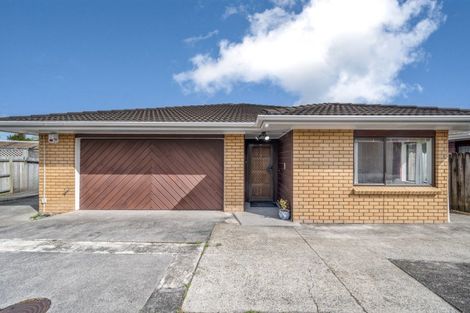 Photo of property in 1/73 Aviemore Drive, Highland Park, Auckland, 2010