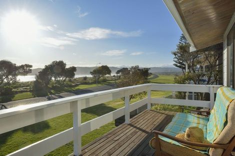 Photo of property in 11 Moana Drive, Mahia, 4198