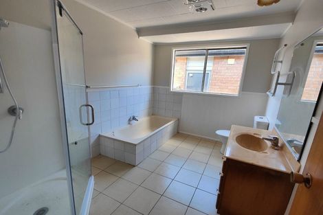 Photo of property in 31 Glennandrew Drive, Half Moon Bay, Auckland, 2012